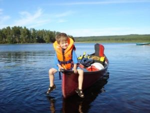 Familienreise Schweden, Familienurlaub in Schweden, Kanuwandern mit Kindern