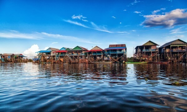 Pfahlbauten auf dem Tonle Sap See in Kambodscha