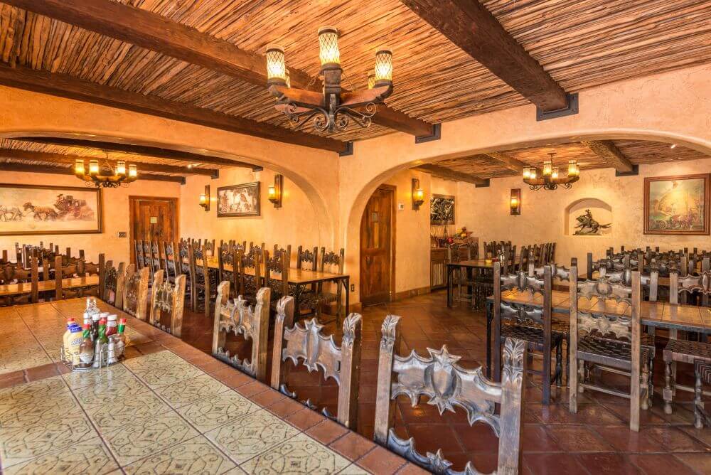 Restaurant der Gästeranch in arizona im Hacienda Stil.