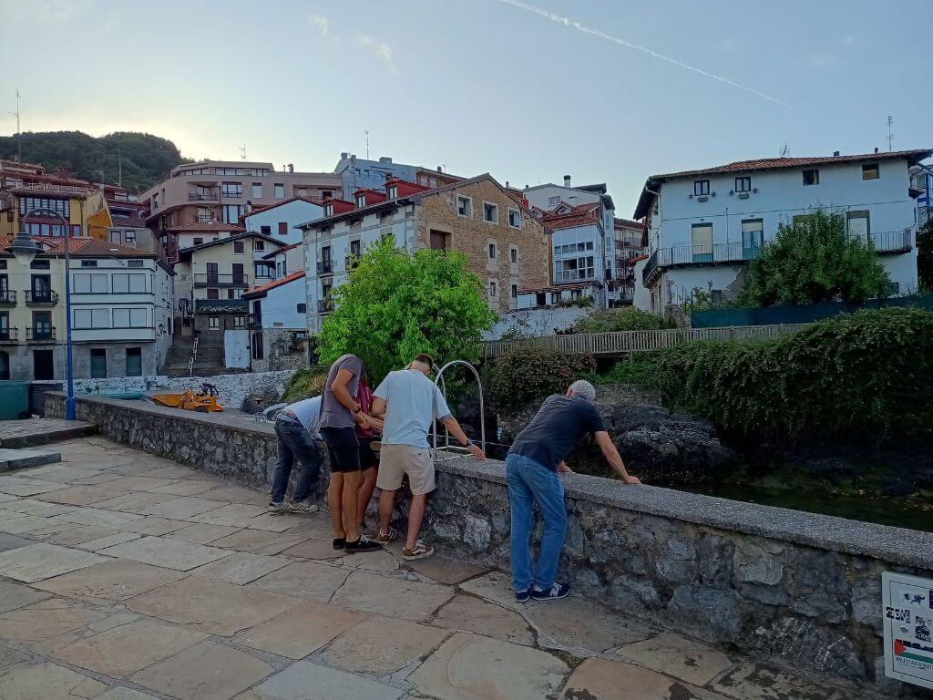 Angler in Mundaka auf einer Baskenland Reise
