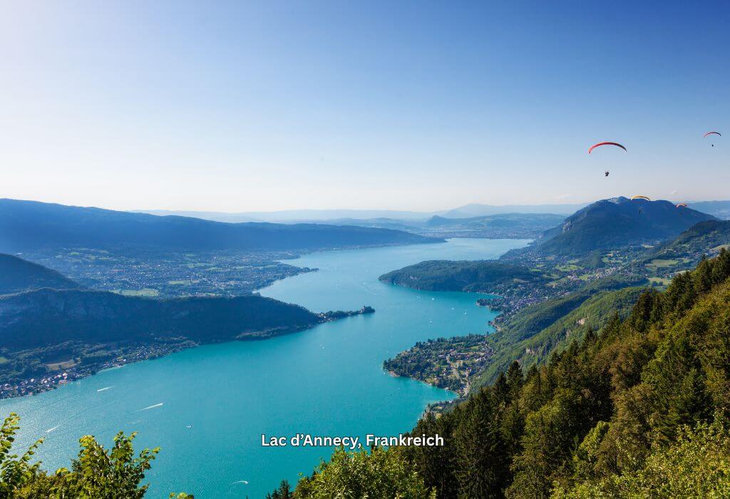 See von Annecy auf der Rückfahrt von dem Frankreich Spanien Roadtrip
