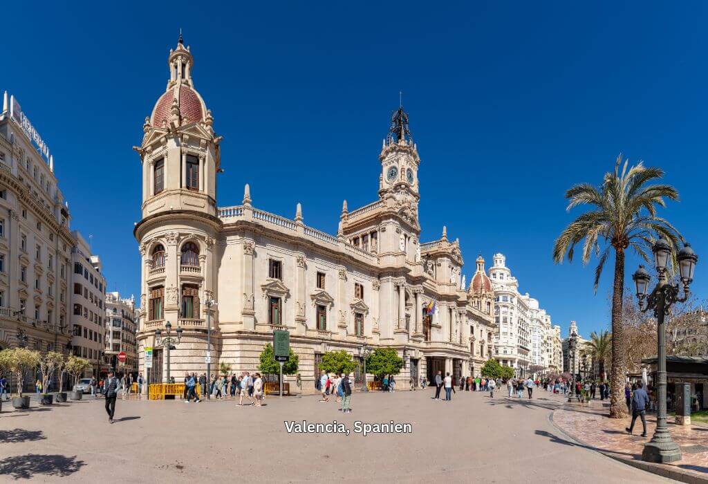 Valencia Prachtbauten auf dem Roadtrip durch Frankreich und Spanien.